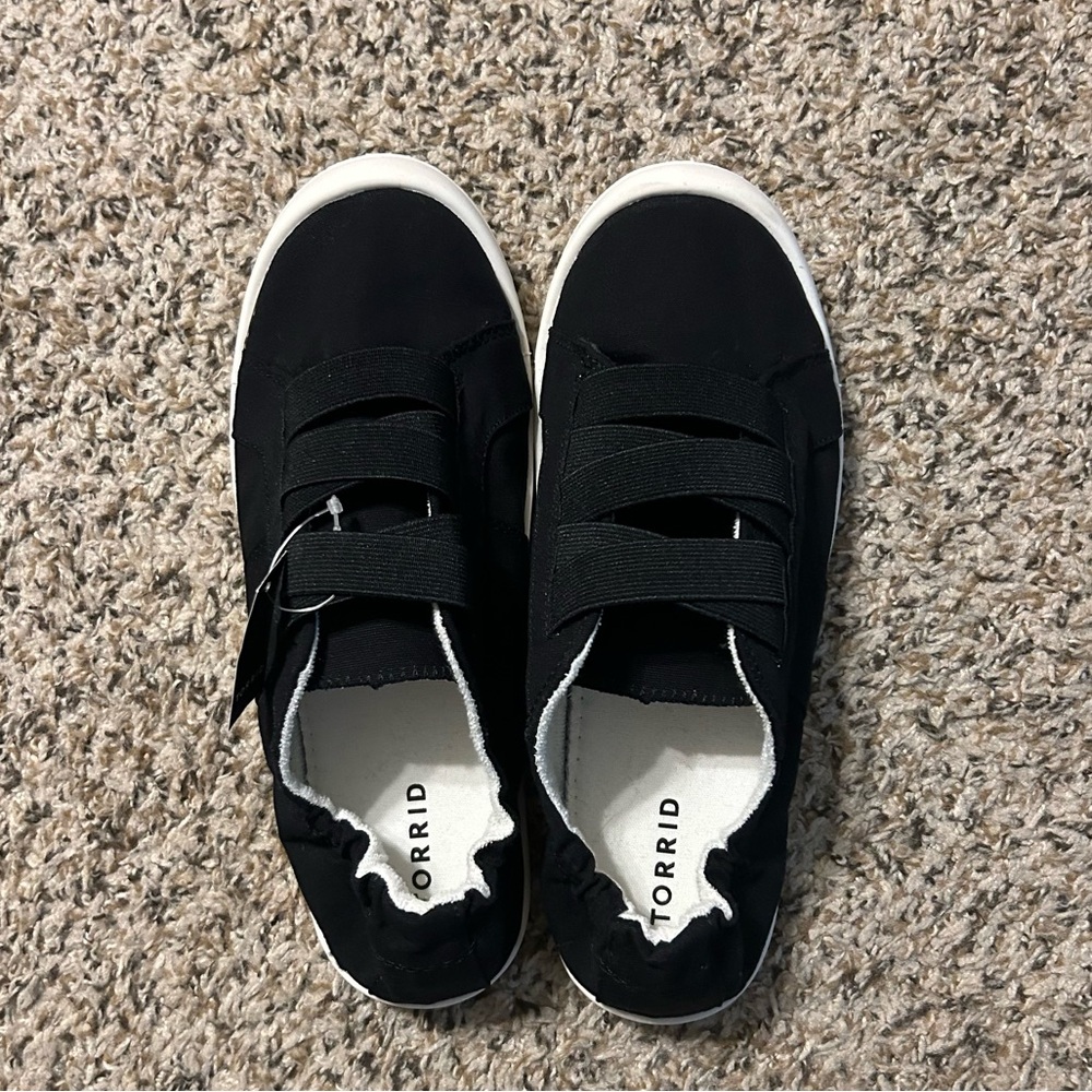 Torrid Wide Width Riley Ruched Sneaker - Picture 5 of 7